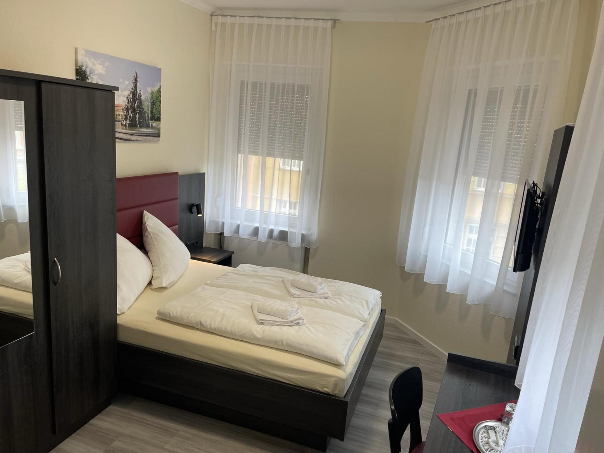 Hotel Koenig Humbert Erlangen Zewnętrze zdjęcie